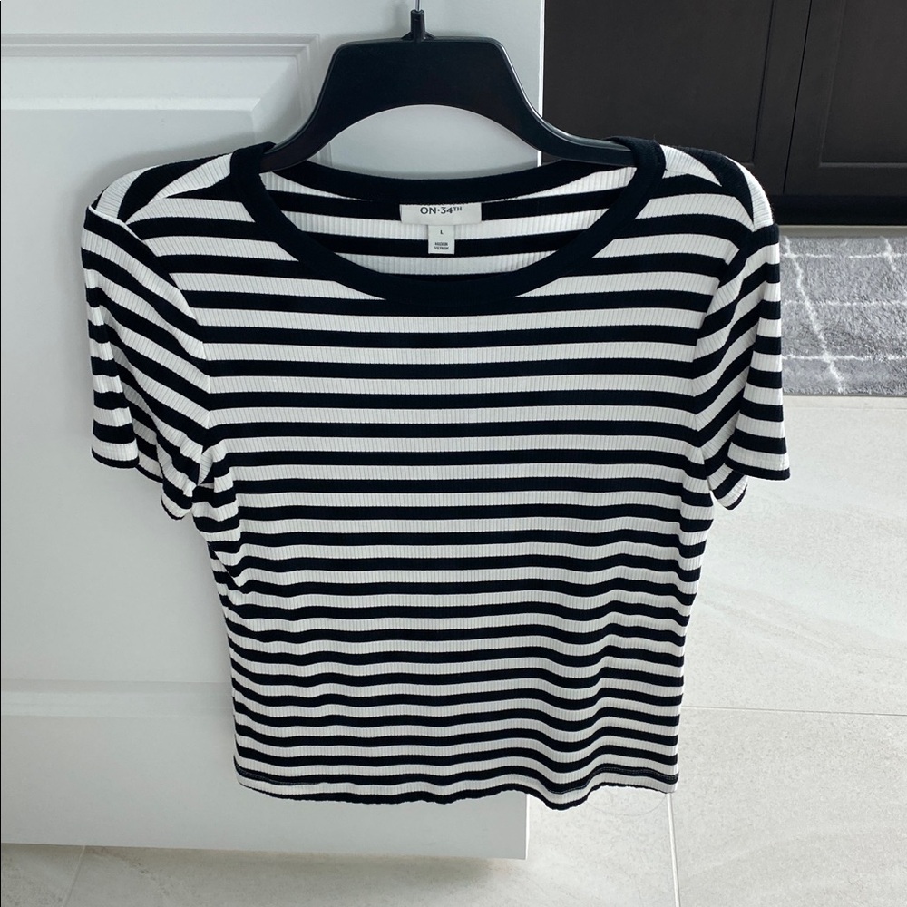 ON 34 Women's Black and White Striped Short Sleeve Top
